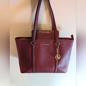 Large Michael Kors Jet Set Leather Handbag  & Matching Wallet